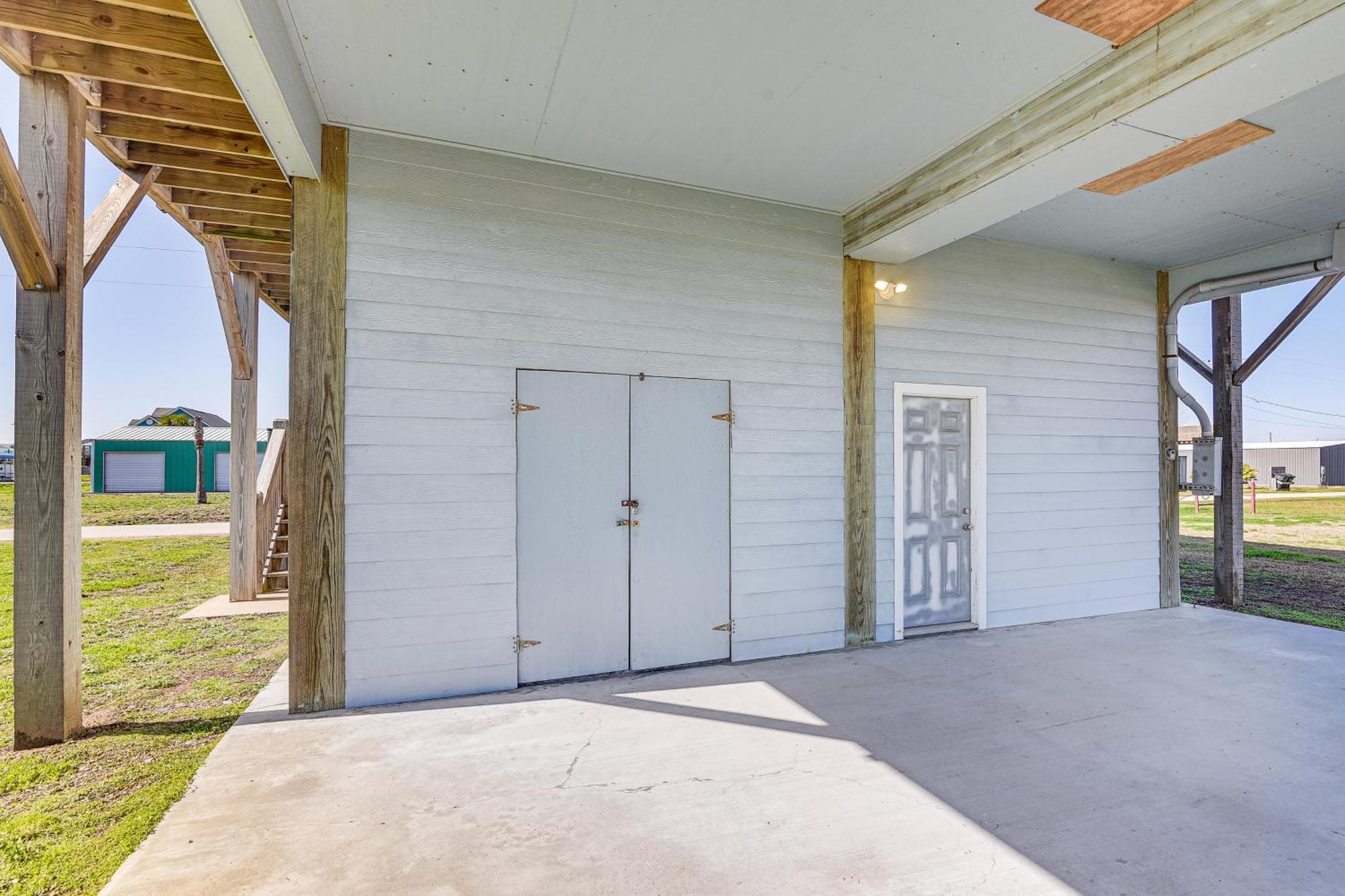 Crystal Beach Home With 2 Grills Walk To Shore! 외부 사진