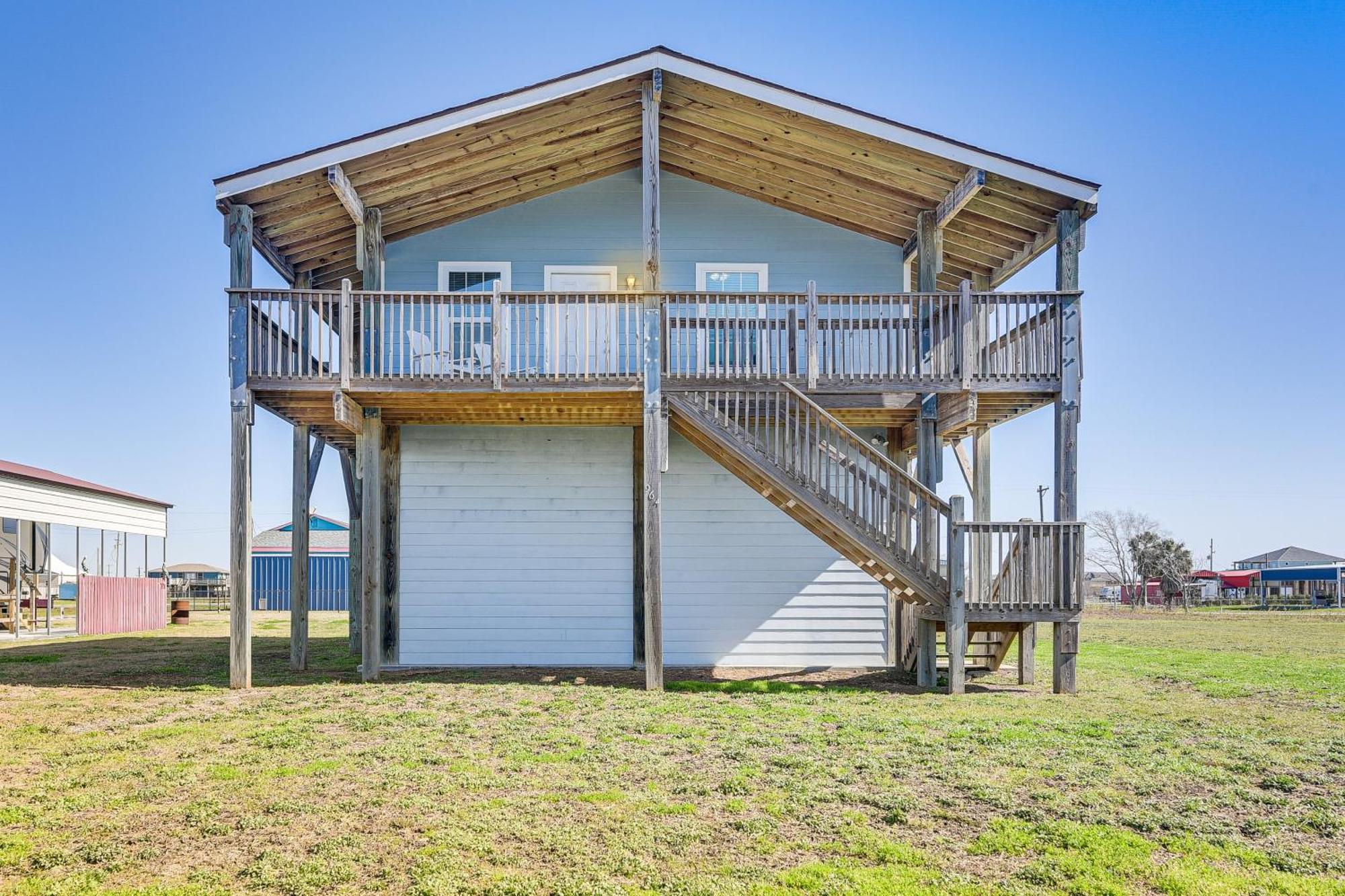Crystal Beach Home With 2 Grills Walk To Shore! 외부 사진