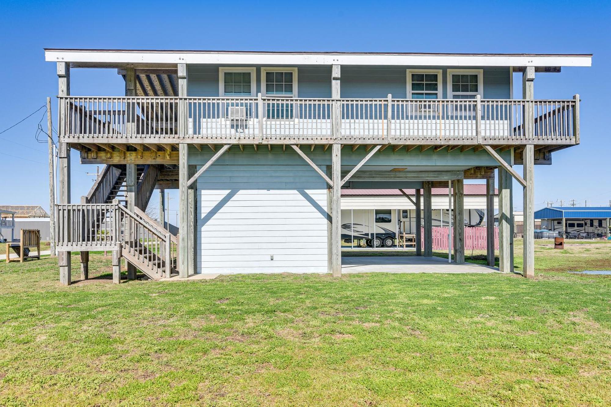 Crystal Beach Home With 2 Grills Walk To Shore! 외부 사진